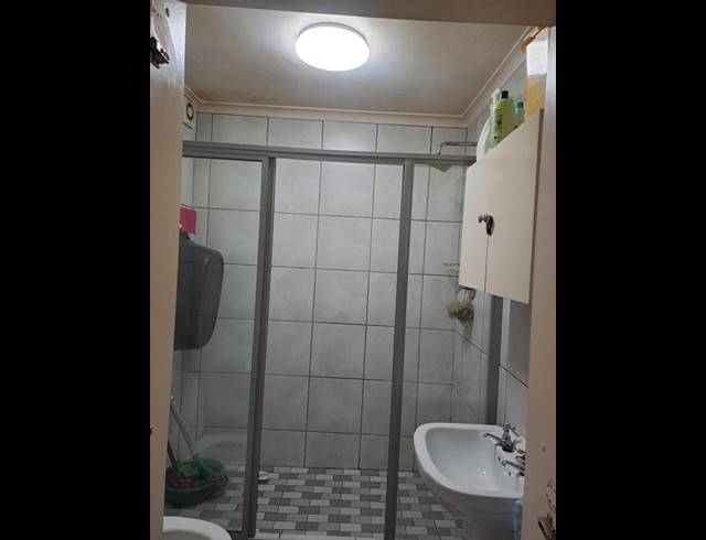 2 BEDROOM APARTMENT FOR SALE IN UITZICHT